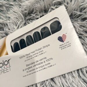 Deep Diving NWT Color Street Nail Strips. Nonsmoking pet free home.